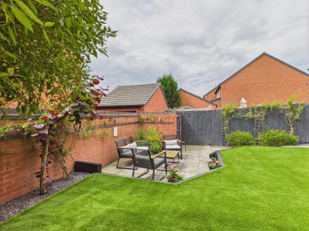 4 bedroom Detached house for sale in Frezenberg Close, Burbage, LE10