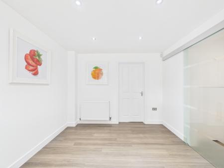 4 bedroom Detached house for sale in Frezenberg Close, Burbage, LE10