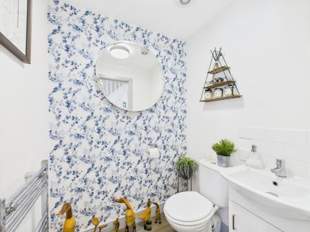 4 bedroom Detached house for sale in Frezenberg Close, Burbage, LE10