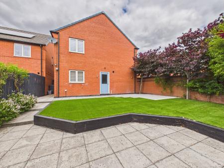 4 bedroom Detached house for sale in Frezenberg Close, Burbage, LE10