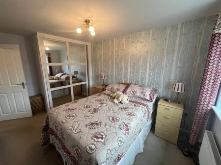 3 bedroom Semi-detached house for sale in Gallus Drive, Hinckley, LE10