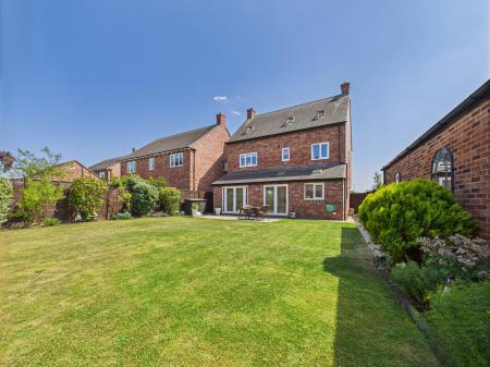 5 bedroom Detached house for sale in Greendale Road, Nuneaton, CV11