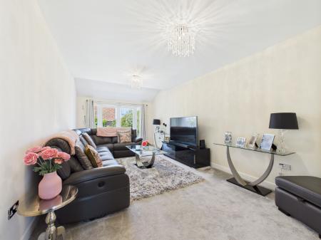 5 bedroom Detached house for sale in Greendale Road, Nuneaton, CV11