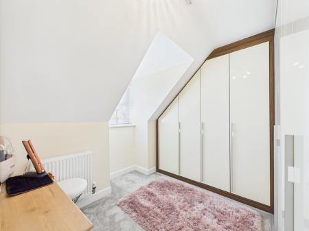 5 bedroom Detached house for sale in Greendale Road, Nuneaton, CV11