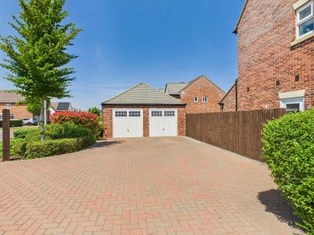 5 bedroom Detached house for sale in Greendale Road, Nuneaton, CV11