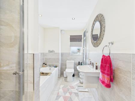 5 bedroom Detached house for sale in Greendale Road, Nuneaton, CV11