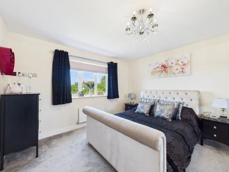 5 bedroom Detached house for sale in Greendale Road, Nuneaton, CV11