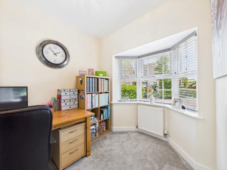 5 bedroom Detached house for sale in Greendale Road, Nuneaton, CV11