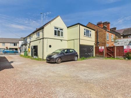 3 bedroom Flat for sale in Hinckley Road, Earl Shilton, LE9