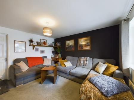 2 bedroom Semi-detached house for sale in Kenmore Drive, Hinckley, LE10