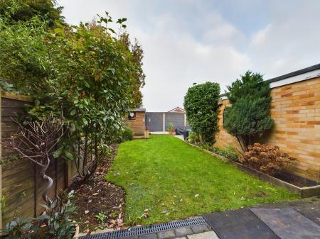 2 bedroom Semi-detached house for sale in Kenmore Drive, Hinckley, LE10