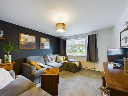 2 bedroom Semi-detached house for sale in Kenmore Drive, Hinckley, LE10