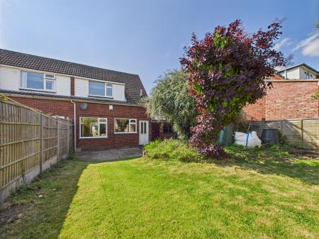 3 bedroom Semi-detached house for sale in Laburnum Avenue, Newbold Verdon, LE9