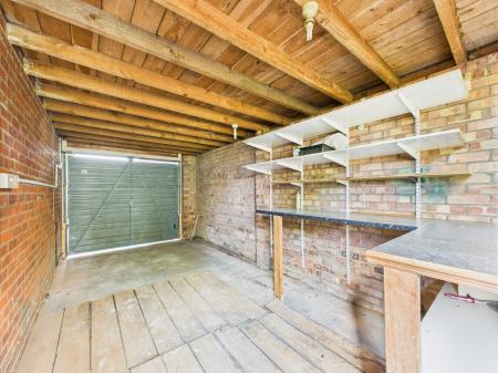 3 bedroom Semi-detached house for sale in Laburnum Avenue, Newbold Verdon, LE9