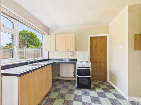 3 bedroom Semi-detached house for sale in Laburnum Avenue, Newbold Verdon, LE9