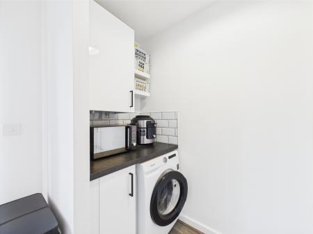 3 bedroom Semi-detached house for sale in Lapwing Drive, Hinckley, LE10