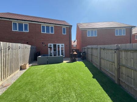 3 bedroom Semi-detached house for sale in Lapwing Drive, Hinckley, LE10