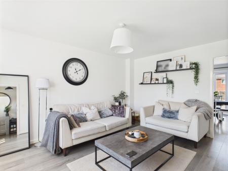 3 bedroom Semi-detached house for sale in Lapwing Drive, Hinckley, LE10