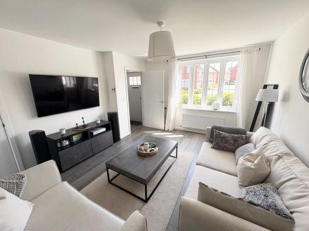 3 bedroom Semi-detached house for sale in Lapwing Drive, Hinckley, LE10