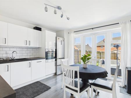 3 bedroom Semi-detached house for sale in Lapwing Drive, Hinckley, LE10