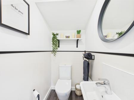 3 bedroom Semi-detached house for sale in Lapwing Drive, Hinckley, LE10