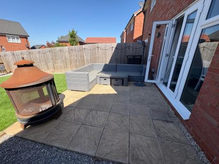 3 bedroom Semi-detached house for sale in Lapwing Drive, Hinckley, LE10