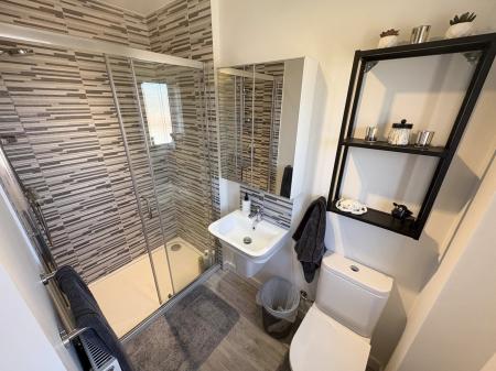 3 bedroom Semi-detached house for sale in Lapwing Drive, Hinckley, LE10