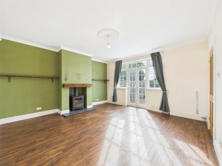 4 bedroom Semi-detached house for sale in Lutterworth Road, Nuneaton, CV11