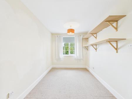 4 bedroom Semi-detached house for sale in Lutterworth Road, Nuneaton, CV11