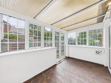 4 bedroom Semi-detached house for sale in Lutterworth Road, Nuneaton, CV11