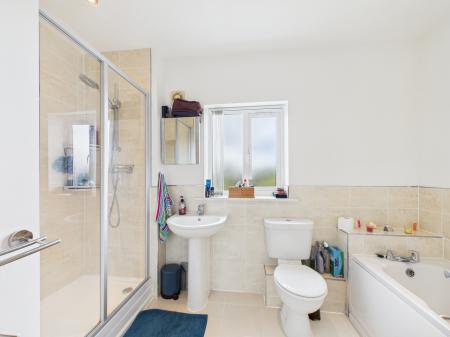 5 bedroom Detached house for sale in Masefield Place, Earl Shilton, LE9