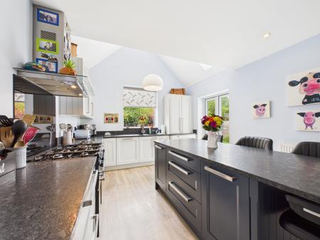 5 bedroom Detached house for sale in Masefield Place, Earl Shilton, LE9