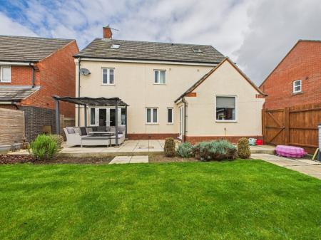 5 bedroom Detached house for sale in Masefield Place, Earl Shilton, LE9