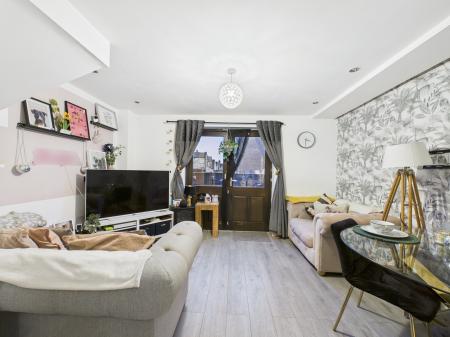 2 bedroom Terraced House for sale in New Street, Hinckley, LE10