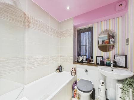 2 bedroom Terraced House for sale in New Street, Hinckley, LE10