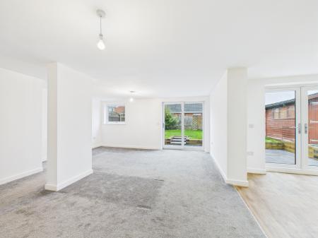 4 bedroom Detached house for sale in Oxford Road, Desford, LE9