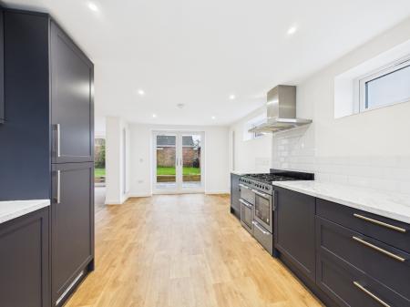 4 bedroom Detached house for sale in Oxford Road, Desford, LE9