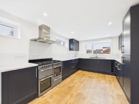 4 bedroom Detached house for sale in Oxford Road, Desford, LE9