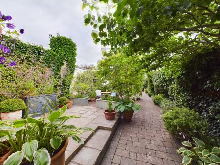 2 bedroom Semi-detached house for sale in Station Road, Elmesthorpe, LE9