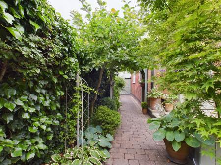 2 bedroom Semi-detached house for sale in Station Road, Elmesthorpe, LE9