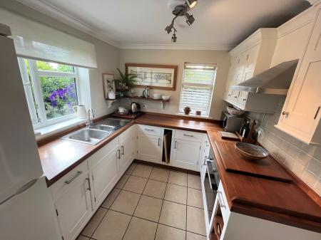 2 bedroom Semi-detached house for sale in Station Road, Elmesthorpe, LE9