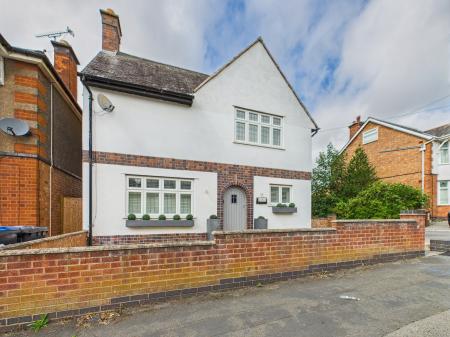 3 bedroom Detached house for sale in Trinity Vicarage Road, Hinckley, LE10