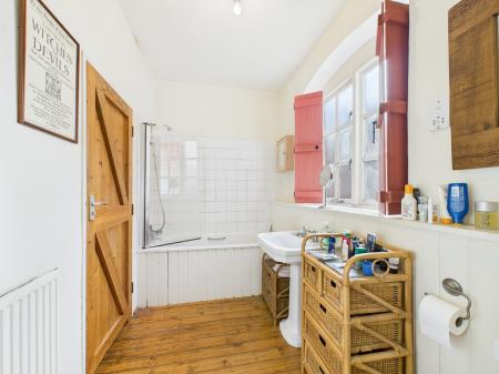 2 bedroom Flat for sale in Higham Lane, Stoke Golding, CV13