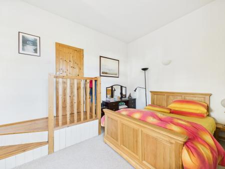 2 bedroom Flat for sale in Higham Lane, Stoke Golding, CV13