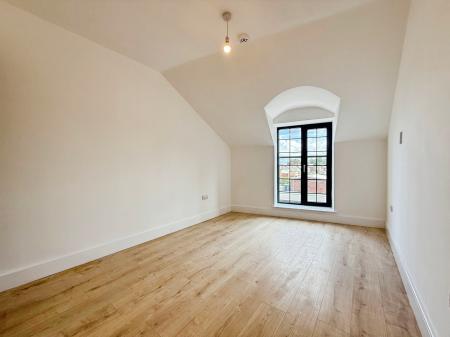 2 bedroom Flat to let in Upper Bond Street, Hinckley, LE10
