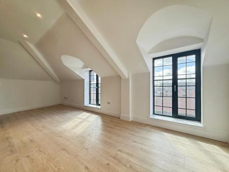2 bedroom Flat to let in Upper Bond Street, Hinckley, LE10