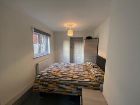 1 bedroom House share to let in Heath End Road, Nuneaton, CV10
