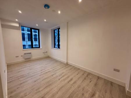 2 bedroom Flat to let in Upper Bond Street, Hinckley, LE10