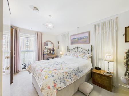 2 bedroom Ground floor flat for sale in Elizabeth Coxhead Gardens, Hinckley, LE10