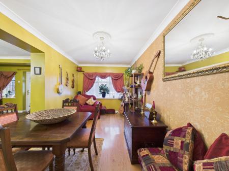 5 bedroom Detached house for sale in Hillrise, Burbage, LE10